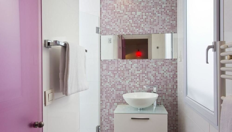 Imagen de la habitación del Hotel Color Design. Foto 9