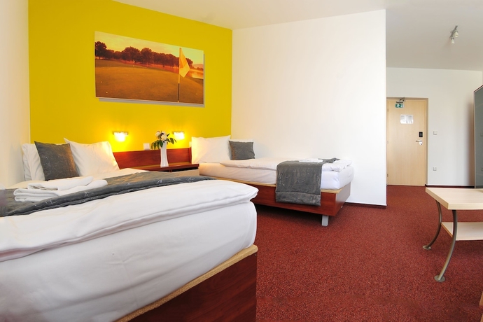 Imagen de la habitación del Hotel Color. Foto 11