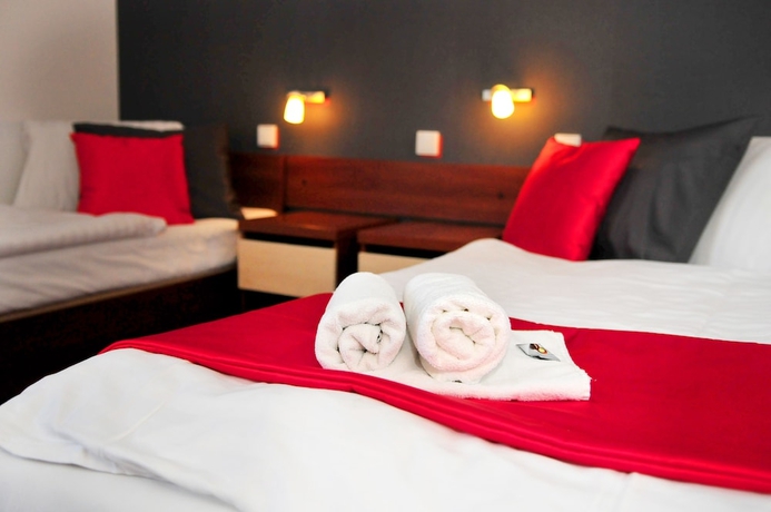 Imagen de la habitación del Hotel Color. Foto 14