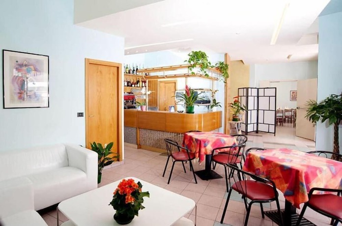 Imagen de los interiores del Hotel Color Rimini. Foto 20