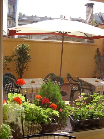 Imagen del bar/restaurante del Hotel Color, Varna Ciudad. Foto 1