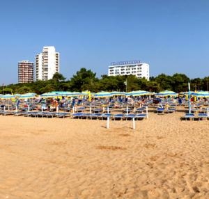 Imagen de los exteriores del Hotel Colorado, Lignano Sabbiadoro. Foto 5