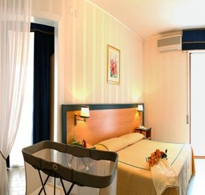 Imagen de la habitación del Hotel Colorado, Lignano Sabbiadoro. Foto 3