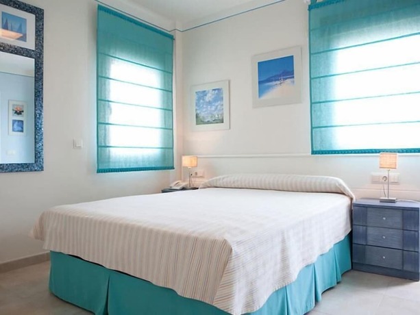 Imagen de la habitación del Hotel Colores de Zahara. Foto 17