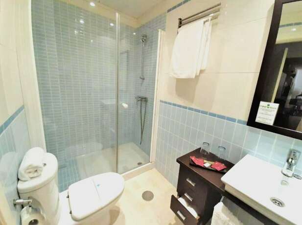 Imagen de la habitación del Hotel Colores de Zahara. Foto 19