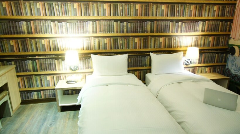 Imagen de la habitación del Hotel Colors Infinity Inn. Foto 19
