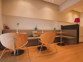 Imagen de los interiores del Hotel Colors Thessaloniki Living. Foto 8