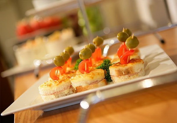 Imagen del bar/restaurante del Hotel Coloso. Foto 2