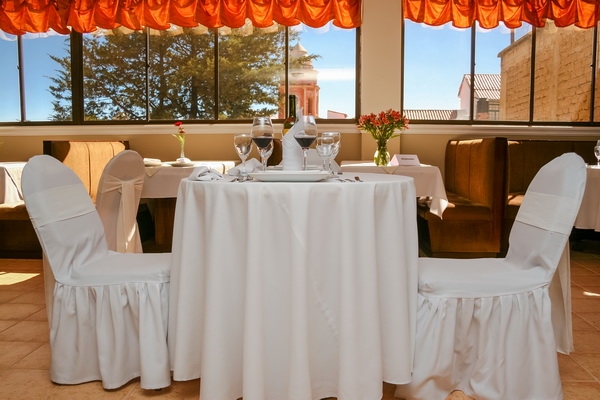 Imagen del bar/restaurante del Hotel Coloso. Foto 3