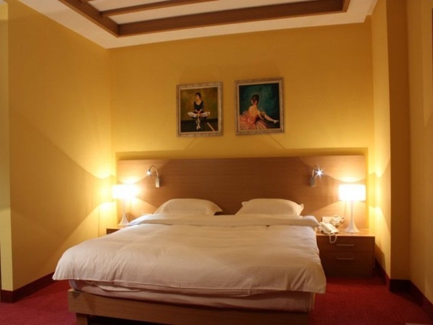 Imagen general del Hotel Colosseo, Shkoder. Foto 1