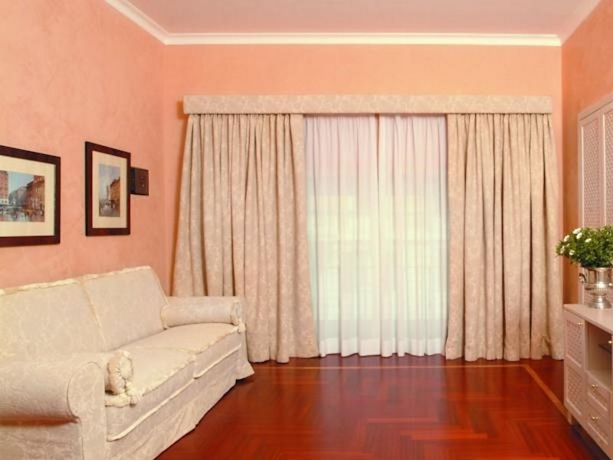 Imagen general del Hotel Colosseo Studio Suites. Foto 3