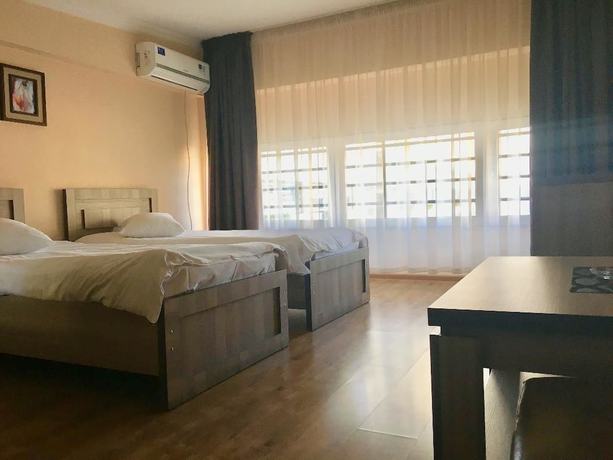 Imagen de la habitación del Hotel Colosseo, Tbilisi. Foto 9
