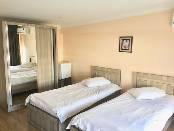 Imagen de la habitación del Hotel Colosseo, Tbilisi. Foto 10