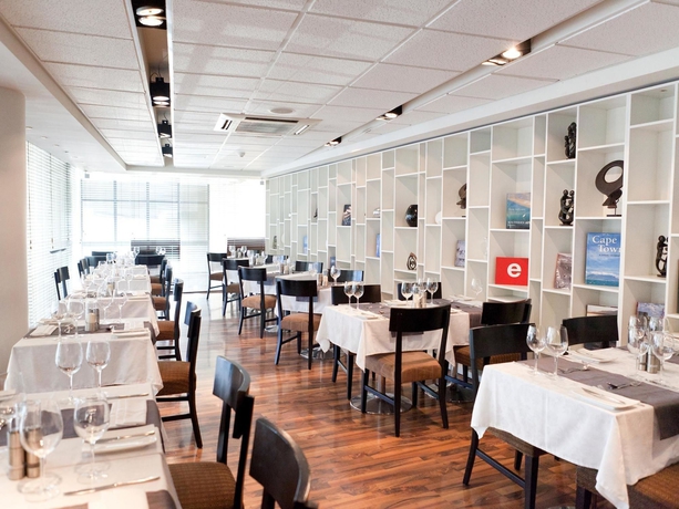 Imagen del bar/restaurante del Hotel Colosseum Luxury. Foto 3