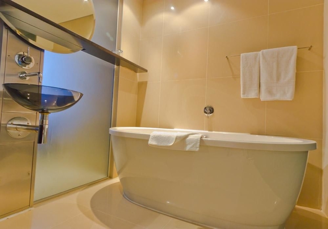 Imagen de la habitación del Hotel Colosseum Luxury. Foto 9