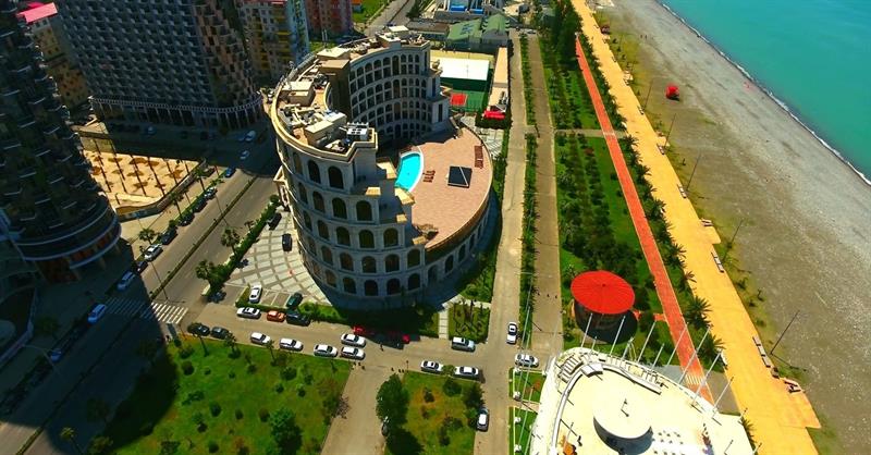Imagen de los exteriores del Hotel Colosseum Marina. Foto 8