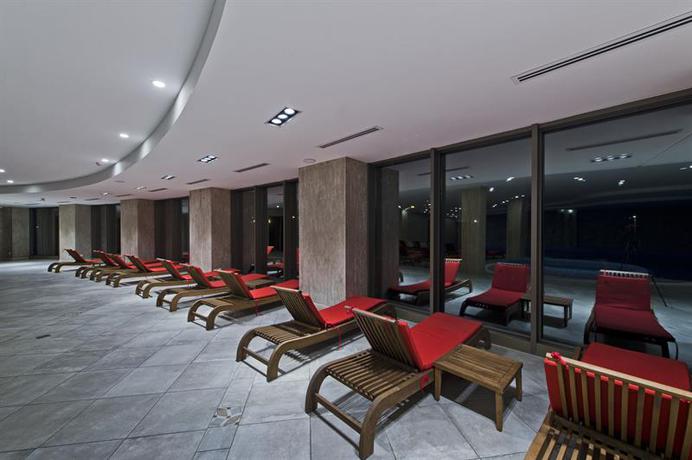 Imagen de los interiores del Hotel Colosseum Marina. Foto 10