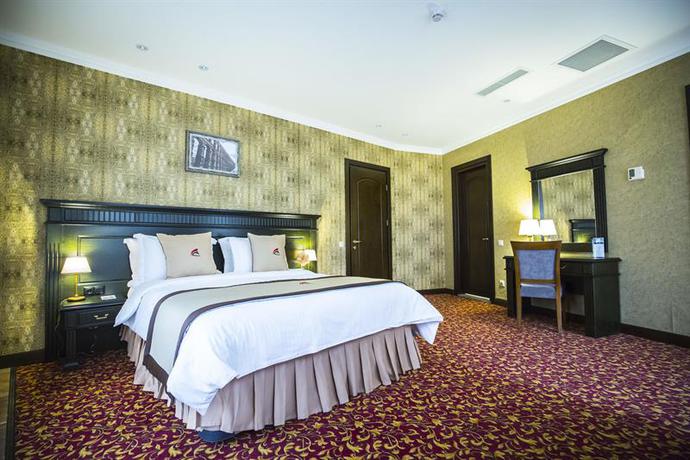 Imagen de la habitación del Hotel Colosseum Marina. Foto 7