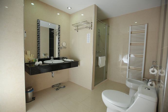 Imagen de la habitación del Hotel Colosseum M&oacute;rahalom. Foto 13