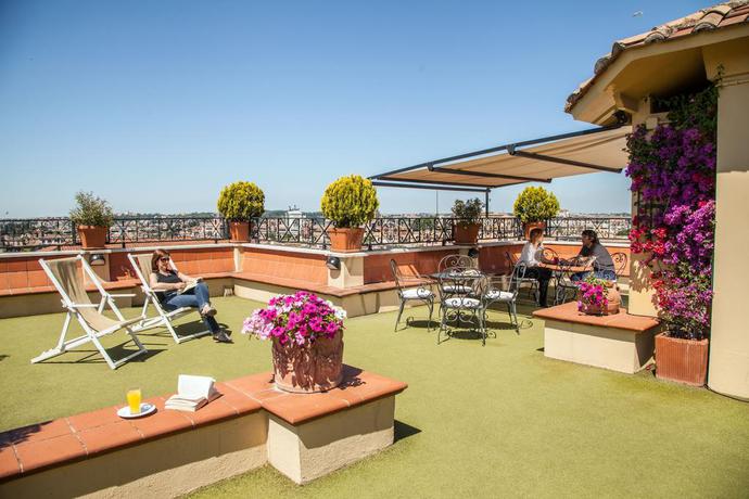 Imagen de los exteriores del Hotel Colosseum, Roma. Foto 12