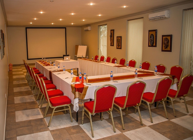 Imagen de los interiores del Hotel Colosseum and Fitness Club. Foto 14