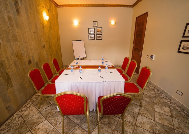 Imagen de los interiores del Hotel Colosseum and Fitness Club. Foto 15