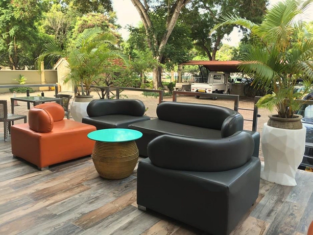 Imagen de los exteriores del Hotel Colosseum and Fitness Club. Foto 11