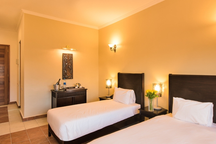 Imagen de la habitación del Hotel Colosseum and Fitness Club. Foto 9