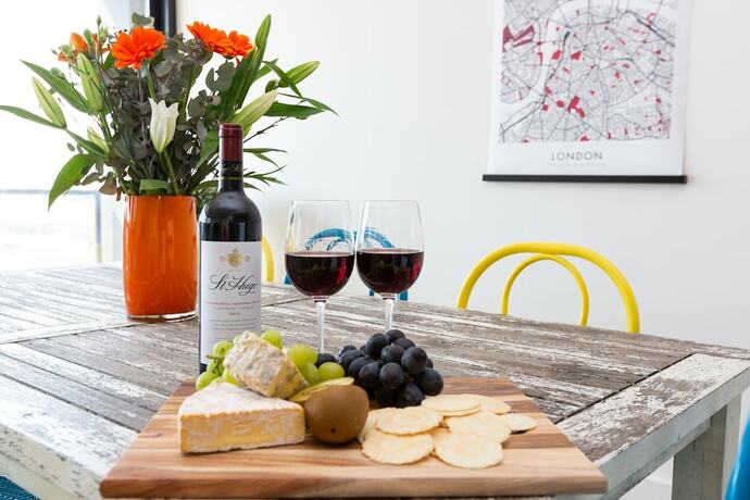 Imagen del bar/restaurante del Hotel Colour and Swank at the Mill in the Heart of the CBD. Foto 3