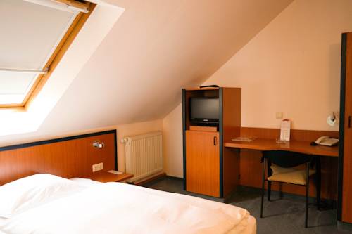 Imagen de la habitación del Hotel Colourful. Foto 7