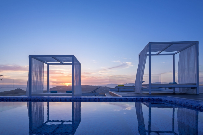 Imagen de la piscina del Hotel Colours Of Mykonos. Foto 16