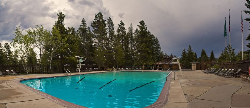 Imagen de la piscina del Hotel Colter Bay Village. Foto 20
