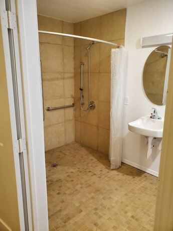 Imagen de la habitación del Hotel Colton Motel. Foto 11
