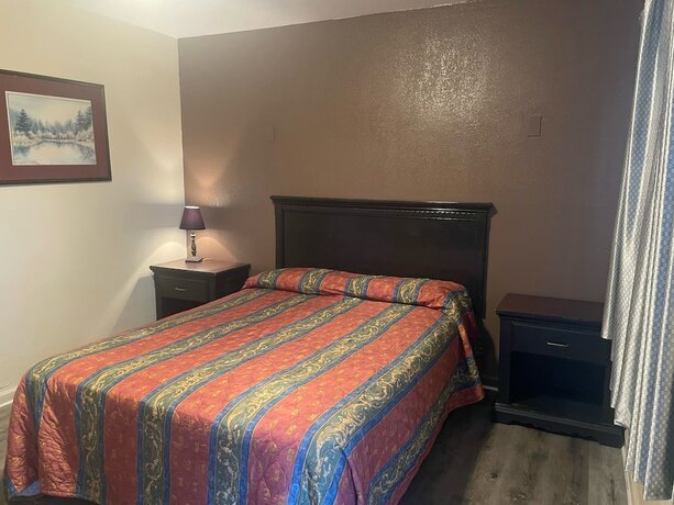 Imagen de la habitación del Hotel Colton Motel. Foto 12