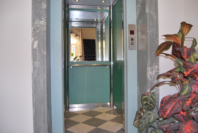 Imagen de los interiores del Hotel Coluccini. Foto 15