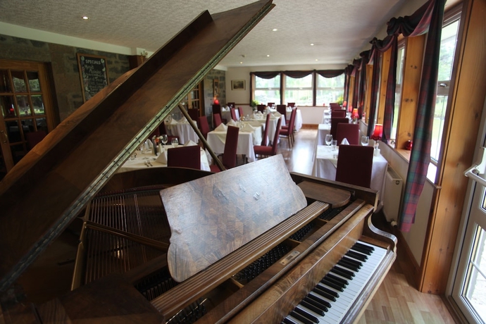 Imagen del bar/restaurante del Hotel Columba House and Garden Restaurant. Foto 3
