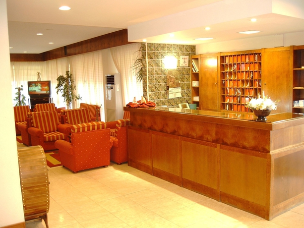 Imagen de los interiores del Hotel Columbano. Foto 7