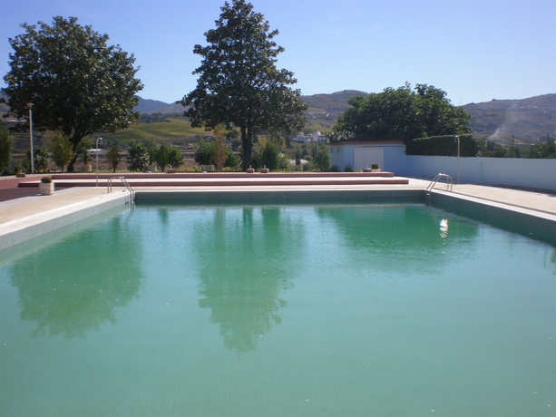 Imagen de la piscina del Hotel Columbano. Foto 9