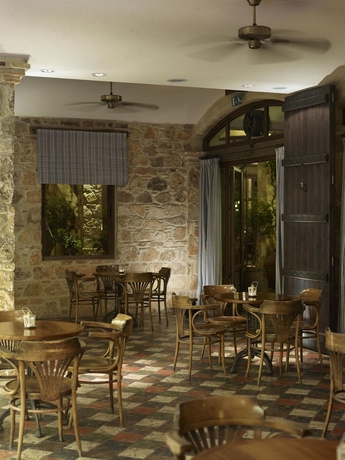 Imagen del bar/restaurante del Hotel Columbia Beach Resort. Foto 6