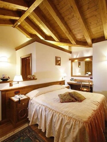 Imagen de la habitación del Hotel Columbia, Cortina d'Ampezzo . Foto 6