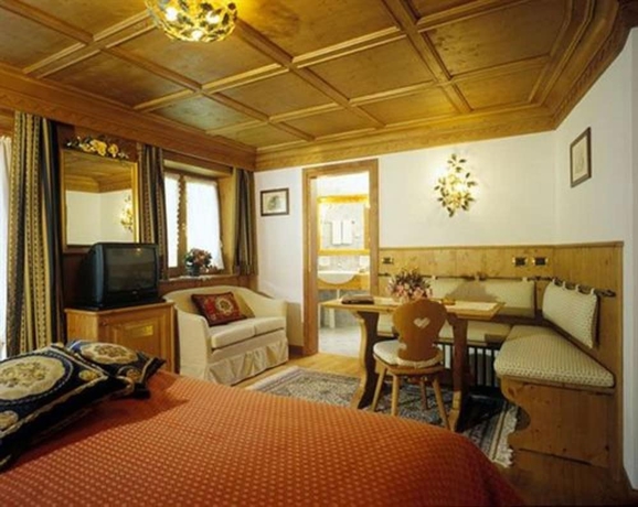 Imagen de la habitación del Hotel Columbia, Cortina d'Ampezzo . Foto 9