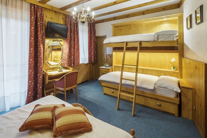 Imagen de la habitación del Hotel Columbia, Cortina d'Ampezzo . Foto 11