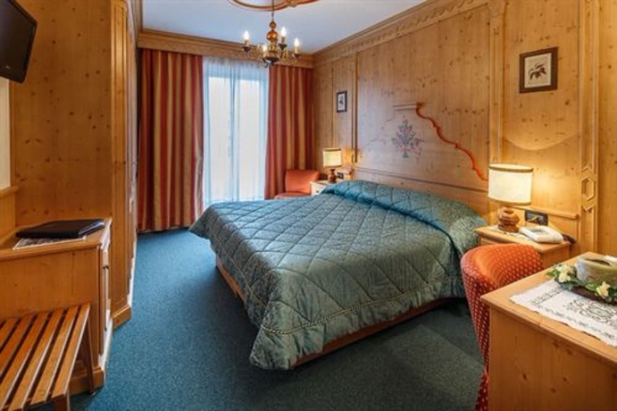 Imagen de la habitación del Hotel Columbia, Cortina d'Ampezzo . Foto 12
