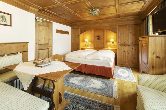 Imagen de la habitación del Hotel Columbia, Cortina d'Ampezzo . Foto 14