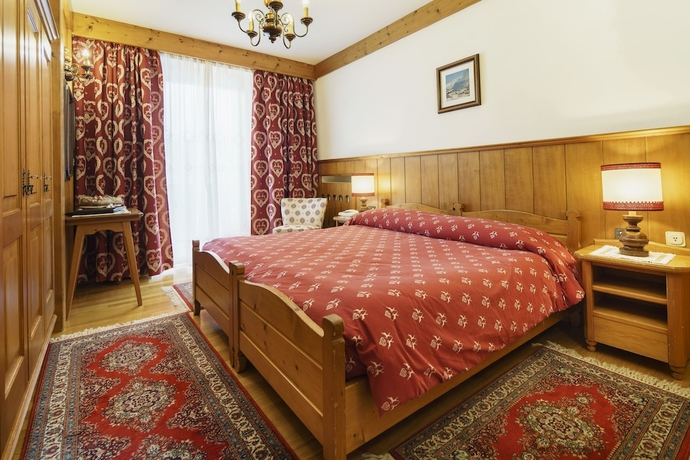 Imagen de la habitación del Hotel Columbia, Cortina d'Ampezzo . Foto 15