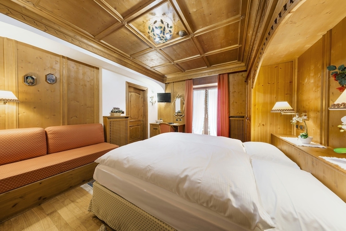 Imagen de la habitación del Hotel Columbia, Cortina d'Ampezzo . Foto 16