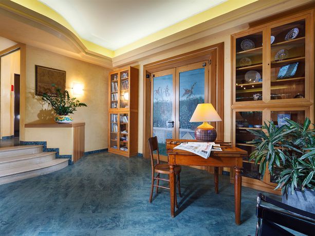 Imagen del bar/restaurante del Hotel Columbia, Marina Romea. Foto 4