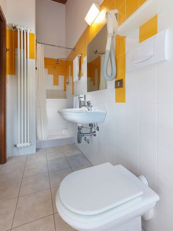 Imagen de la piscina del Hotel Columbia, Marina Romea. Foto 16