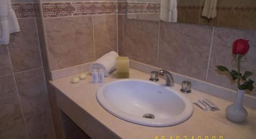 Imagen de la habitación del Hotel Columbia Palace. Foto 13