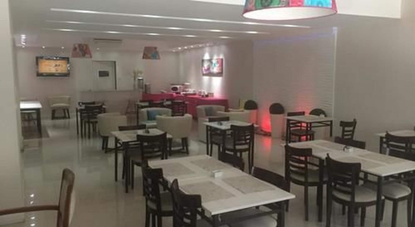 Imagen del bar/restaurante del Hotel Columbia Palace. Foto 4